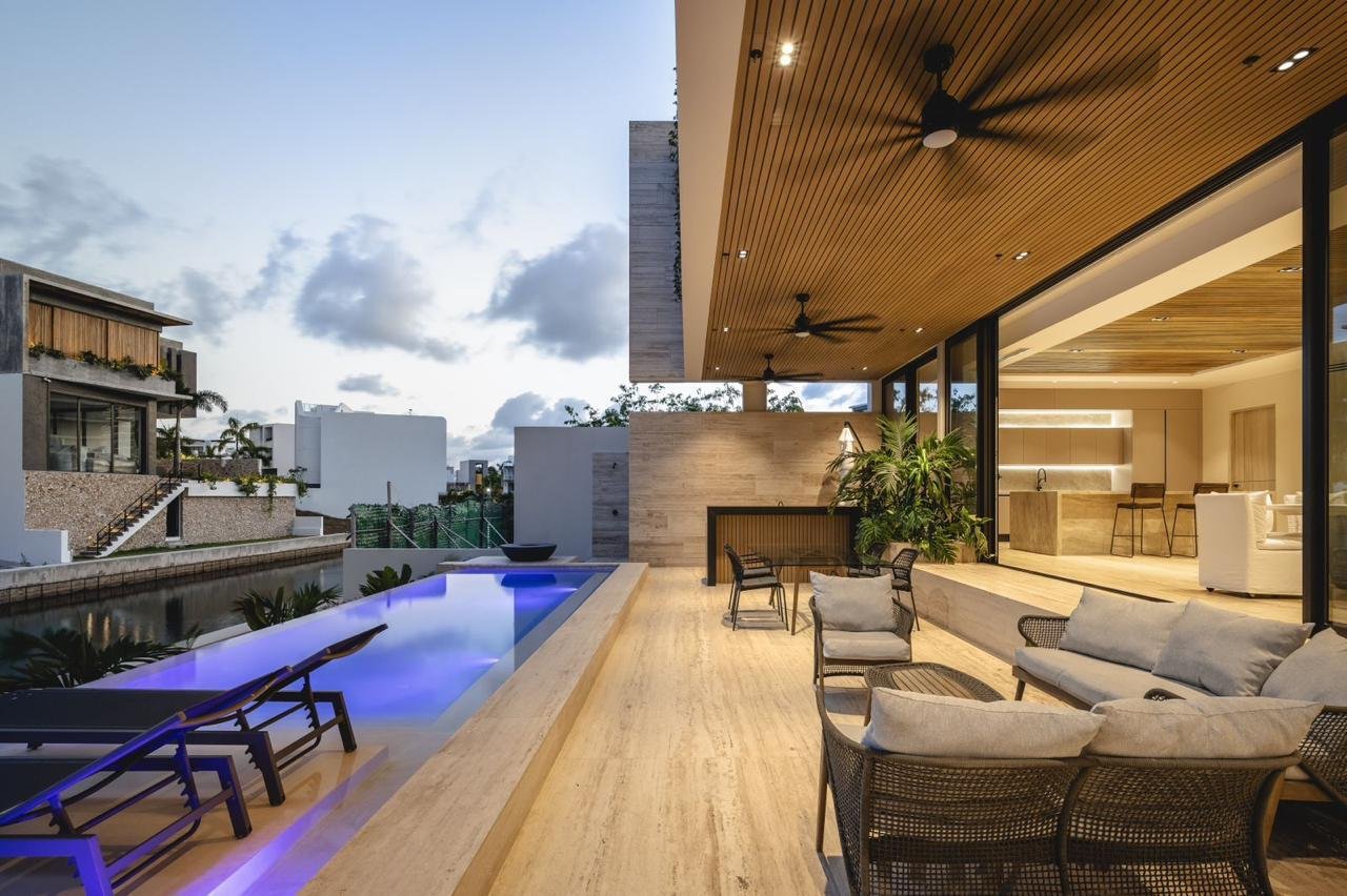 Casa frente al canal Puerto Cancún